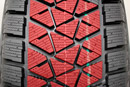 Треугольные ламели шины Bridgestone Blizzak DMV2